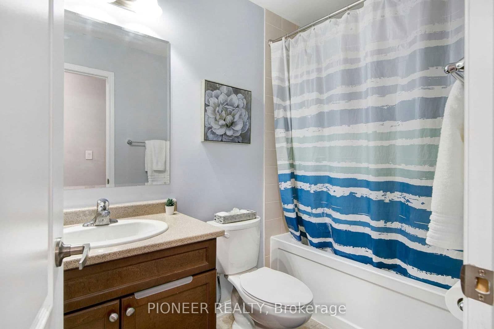 Att/Row/Townhouse at 15 Colonel Frank Ching Crescent, Brampton, ON - Photo 22 - RE/MAX Garden City Realty