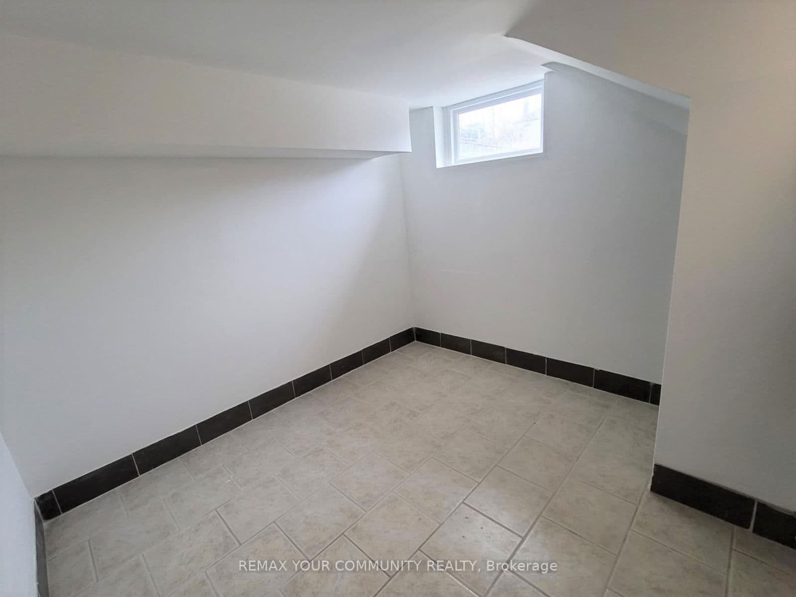 Detached at 128 Dynevor Road, Toronto, ON - Photo 12 - RE/MAX Garden City Realty