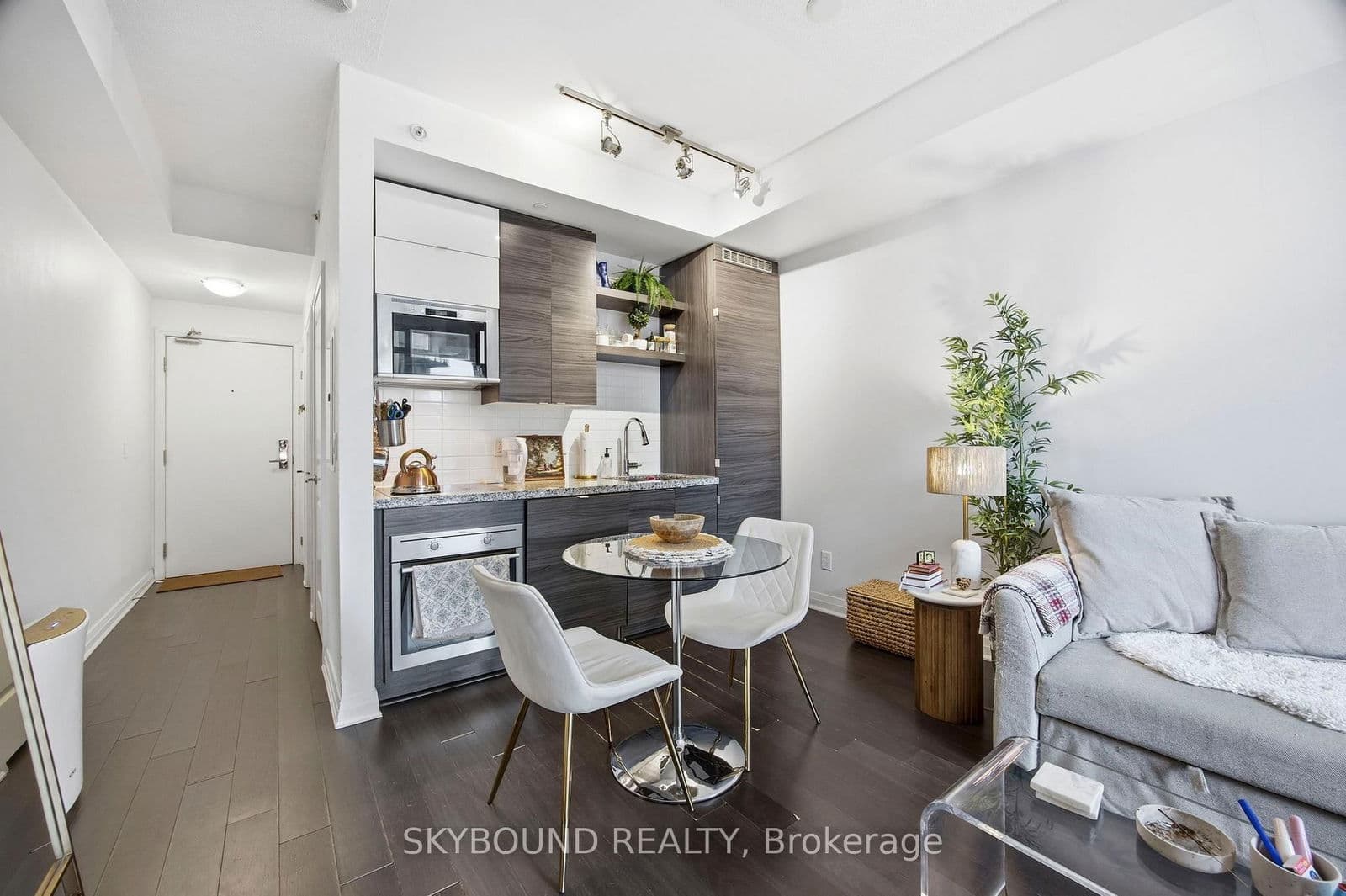 Condo Apartment at B714- 60 Annie Craig Drive, Toronto, ON - Photo 11 - RE/MAX Garden City Realty