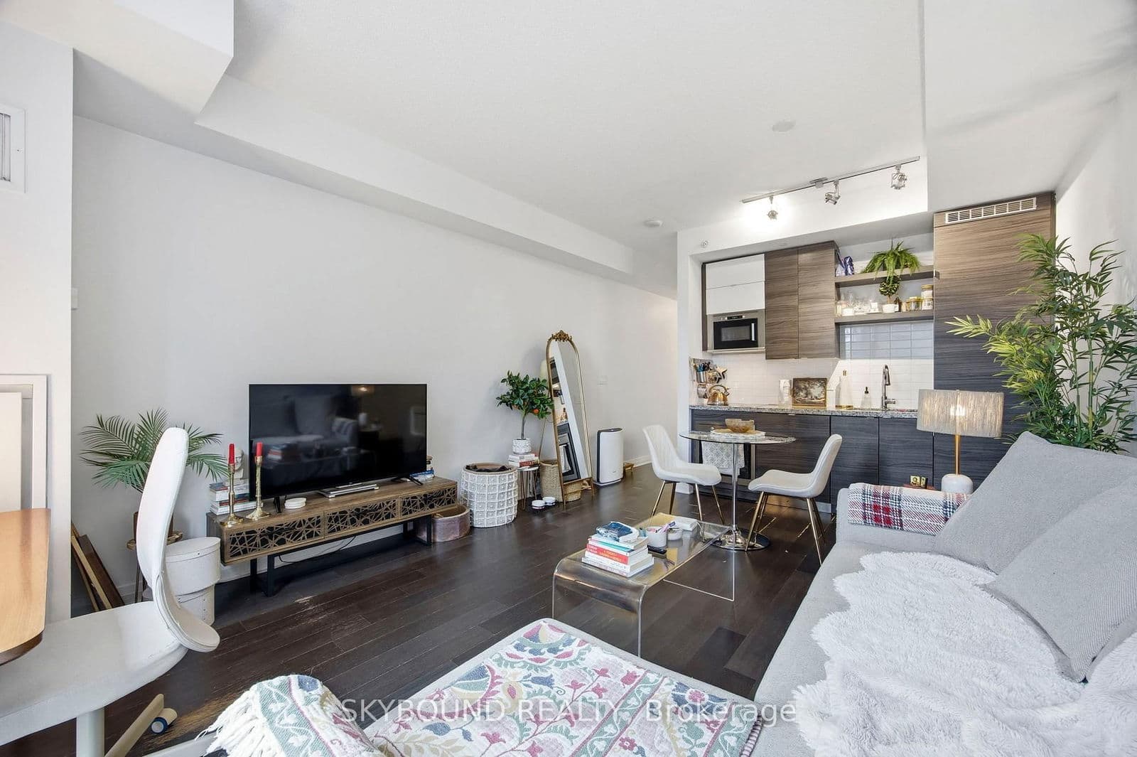 Condo Apartment at B714- 60 Annie Craig Drive, Toronto, ON - Photo 12 - RE/MAX Garden City Realty