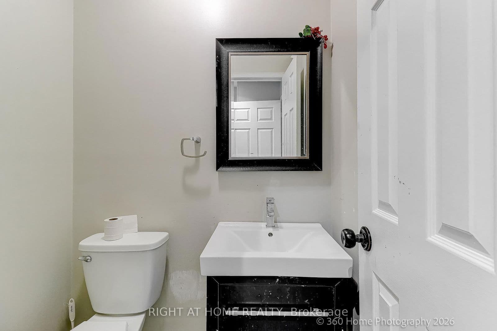 Detached at 5239 Astwell Avenue, Mississauga, ON - Photo 12 - RE/MAX Garden City Realty