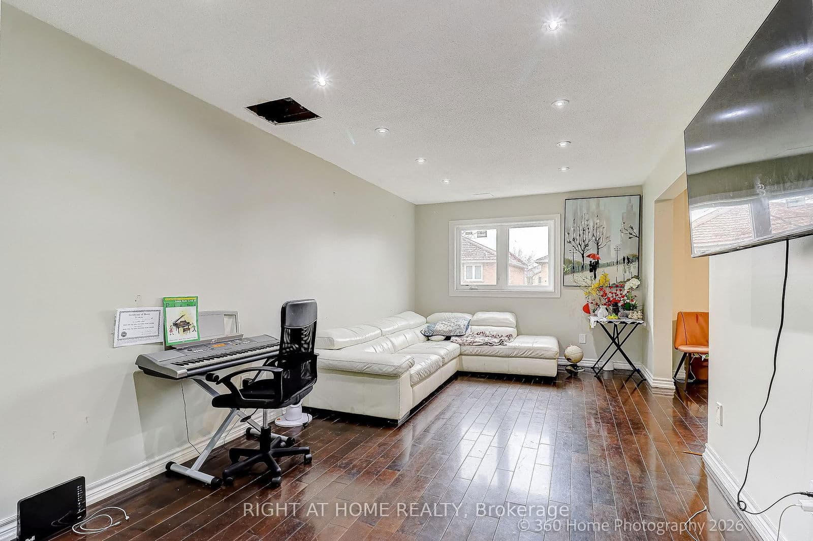 Detached at 5239 Astwell Avenue, Mississauga, ON - Photo 6 - RE/MAX Garden City Realty