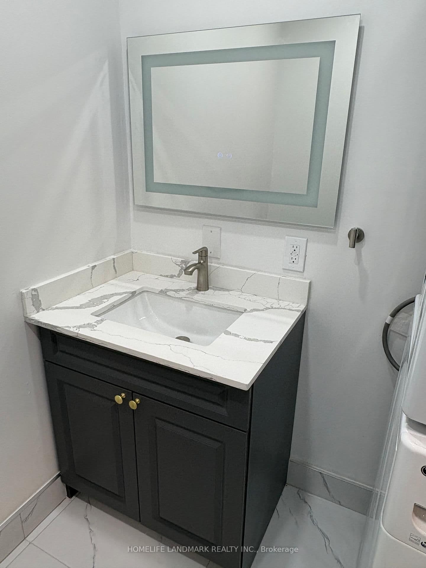 Semi-Detached at Upper- 1233 Fairdale Drive, Mississauga, ON - Photo 8 - RE/MAX Garden City Realty