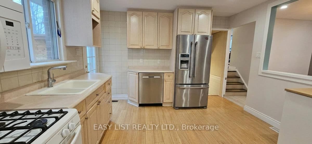 Detached at 1320 Odessa Crescent, Oakville, ON - Photo 10 - RE/MAX Garden City Realty