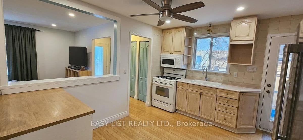 Detached at 1320 Odessa Crescent, Oakville, ON - Photo 11 - RE/MAX Garden City Realty