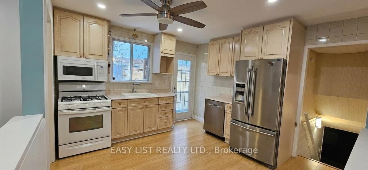 Detached at 1320 Odessa Crescent, Oakville, ON - Photo 12 - RE/MAX Garden City Realty