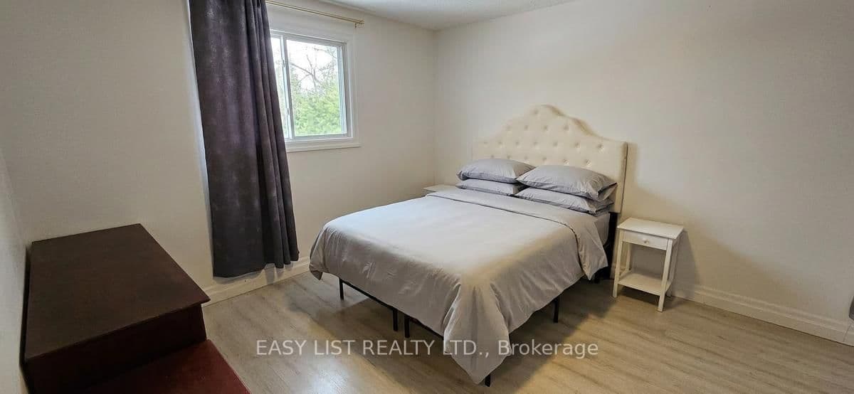 Detached at 1320 Odessa Crescent, Oakville, ON - Photo 13 - RE/MAX Garden City Realty