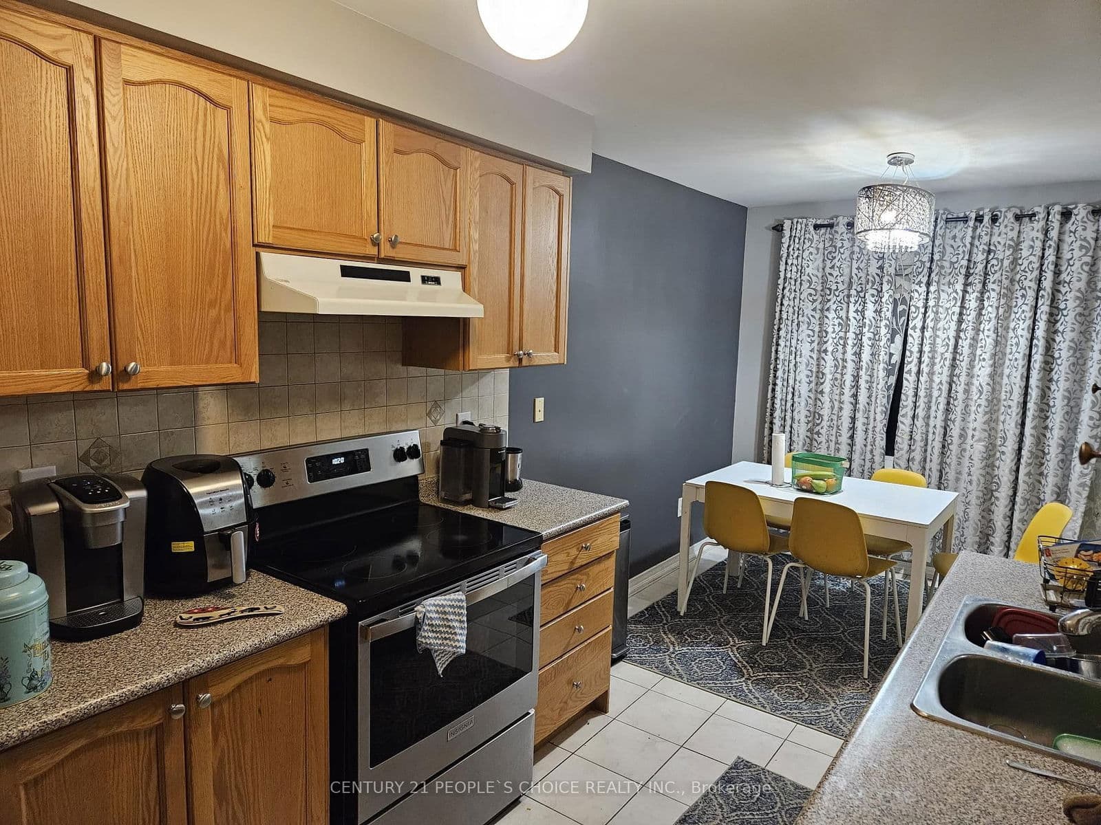 Att/Row/Townhouse at 1305 Brandon Terrace, Milton, ON - Photo 4 - RE/MAX Garden City Realty