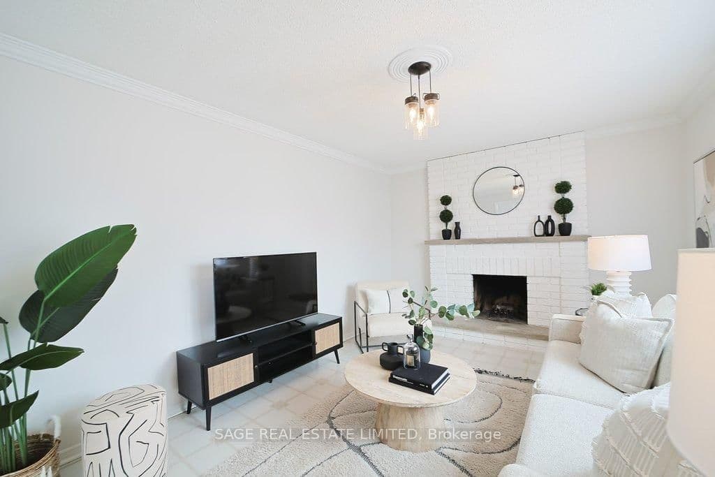 Detached at 411 The Thicket, Mississauga, ON - Photo 15 - RE/MAX Garden City Realty