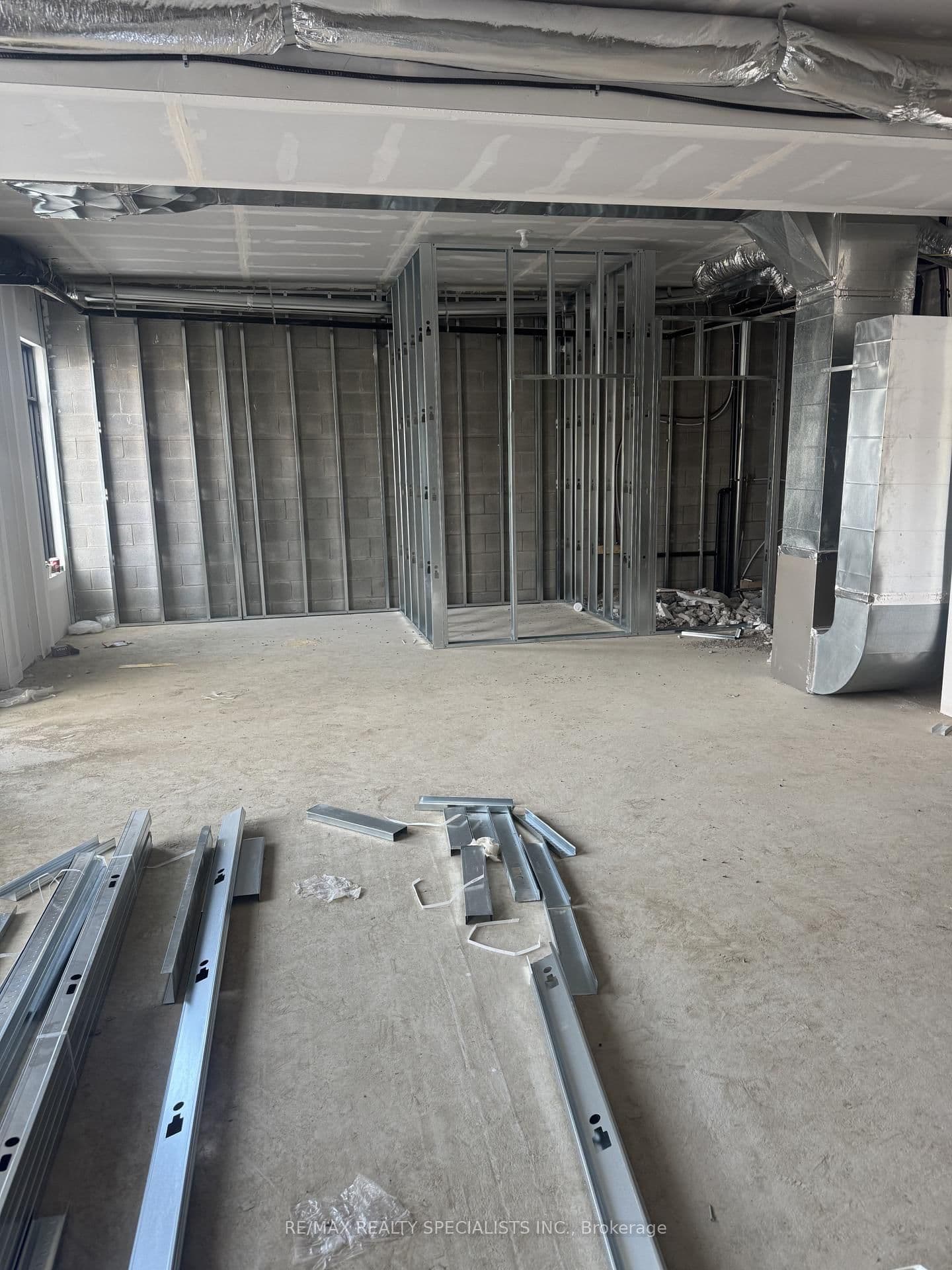 Commercial Retail at 407 Dougall Avenue, Caledon, ON - Photo 4 - RE/MAX Garden City Realty