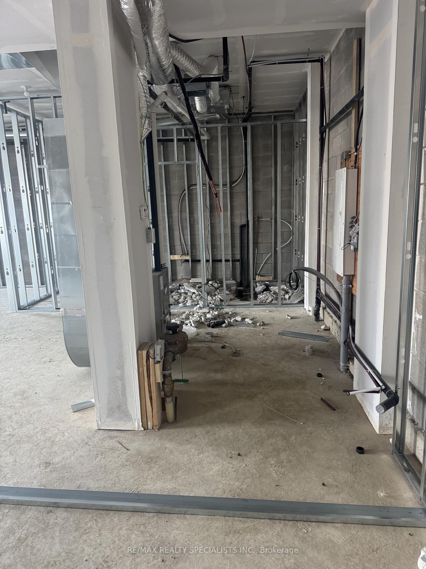 Commercial Retail at 407 Dougall Avenue, Caledon, ON - Photo 5 - RE/MAX Garden City Realty