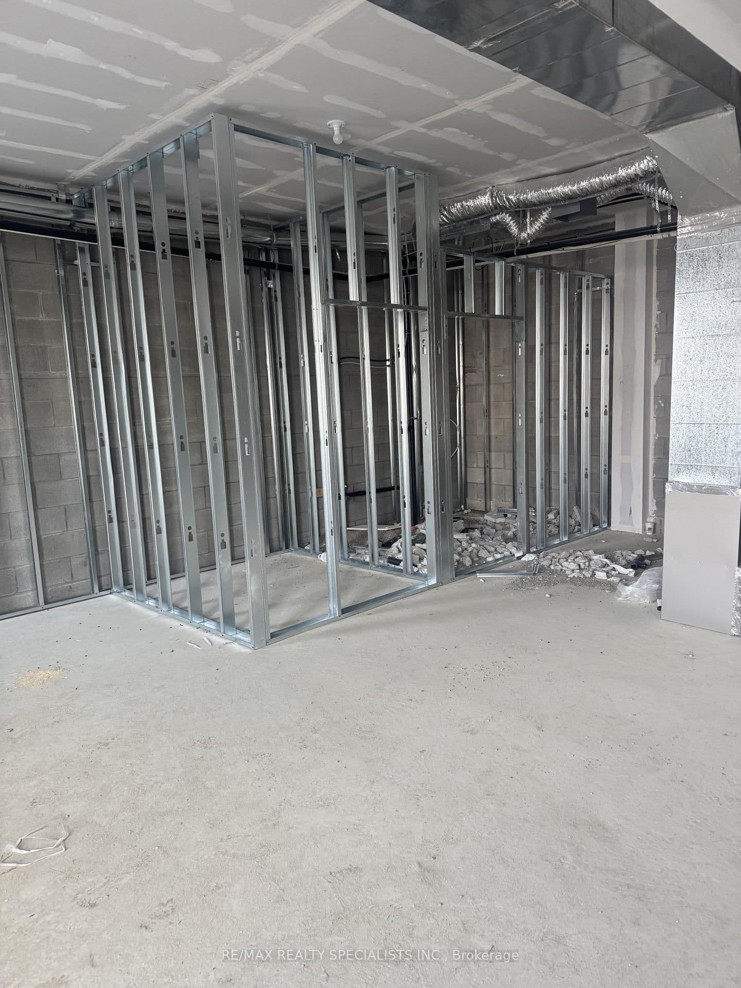 Commercial Retail at 407 Dougall Avenue, Caledon, ON - Photo 6 - RE/MAX Garden City Realty