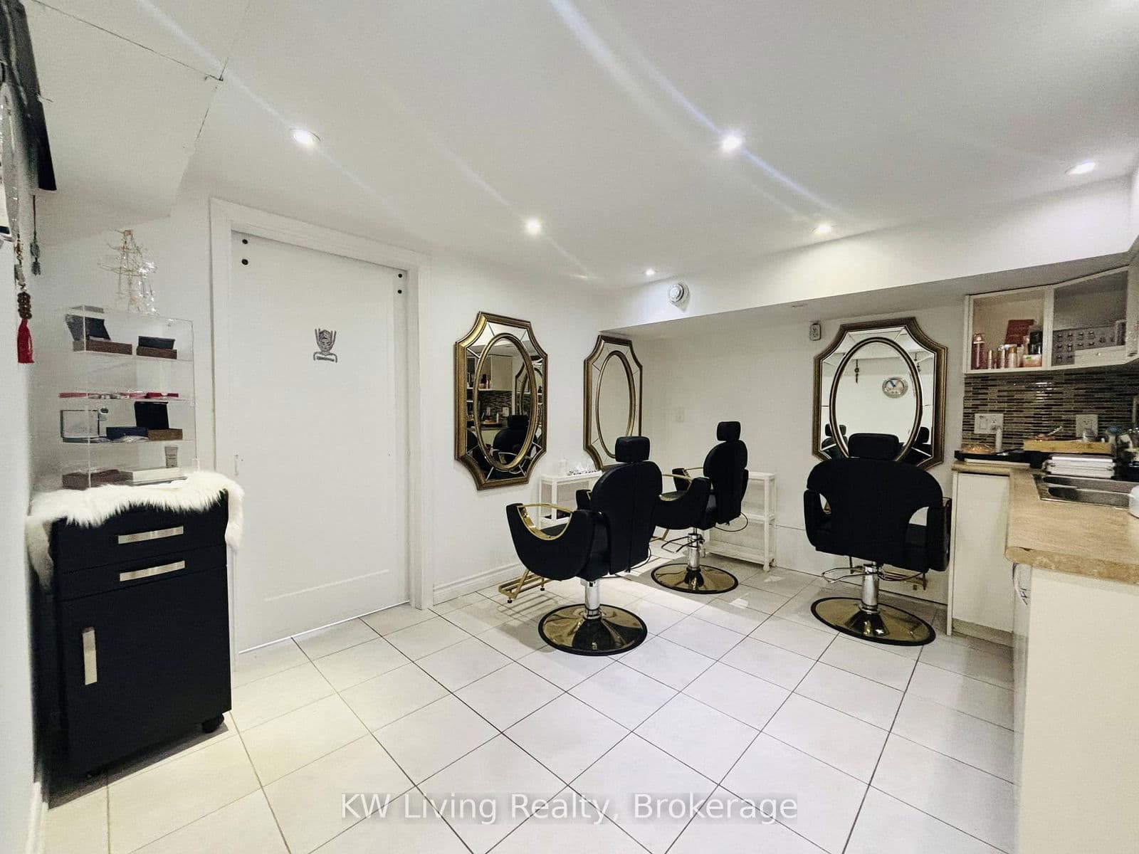 Sale Of Business at 1844 Lakeshore Road, Mississauga, ON - Photo 9 - RE/MAX Garden City Realty