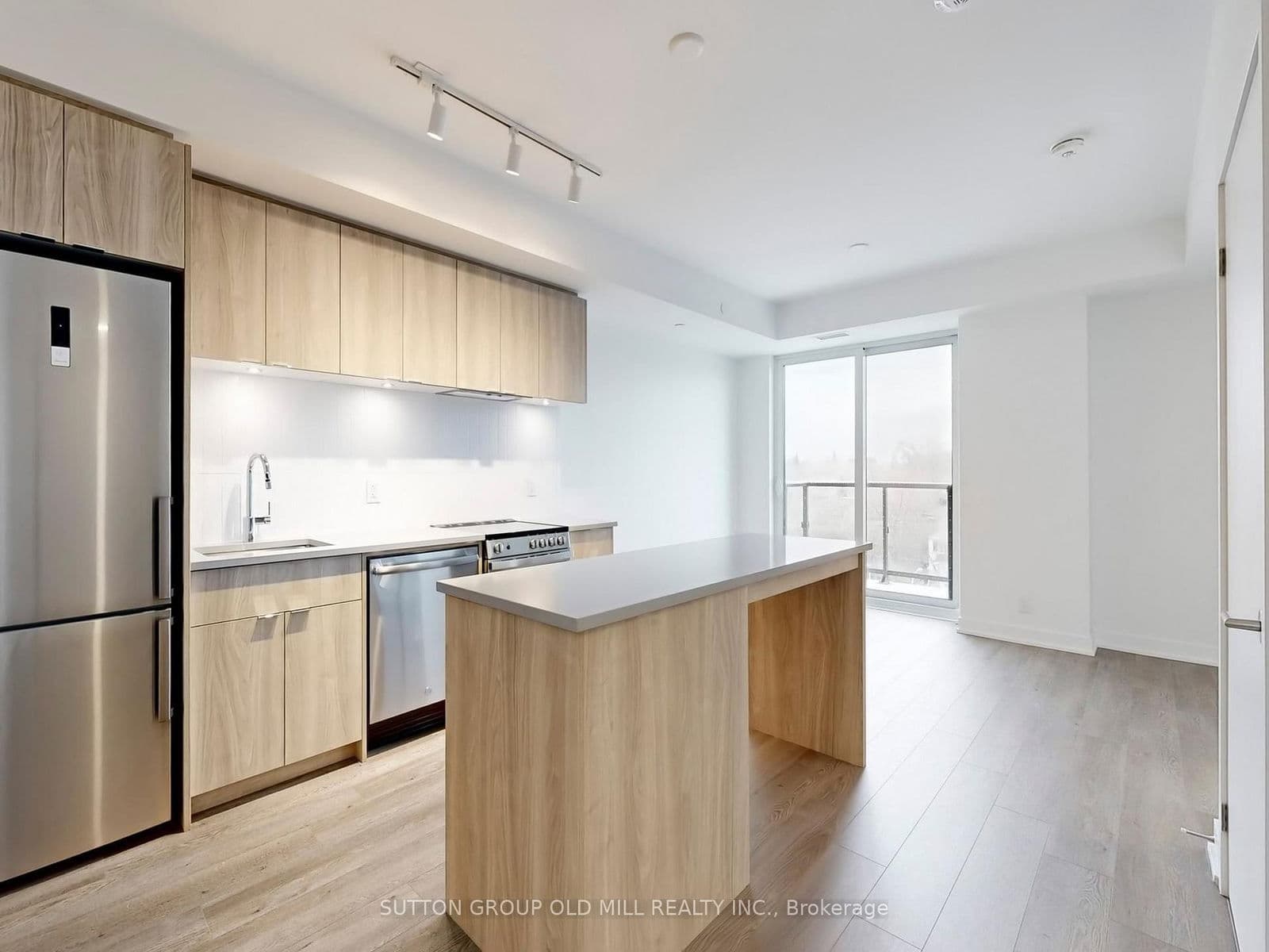 Condo Apartment at 513- 1660 Bloor Street, Toronto, ON - Photo 4 - RE/MAX Garden City Realty