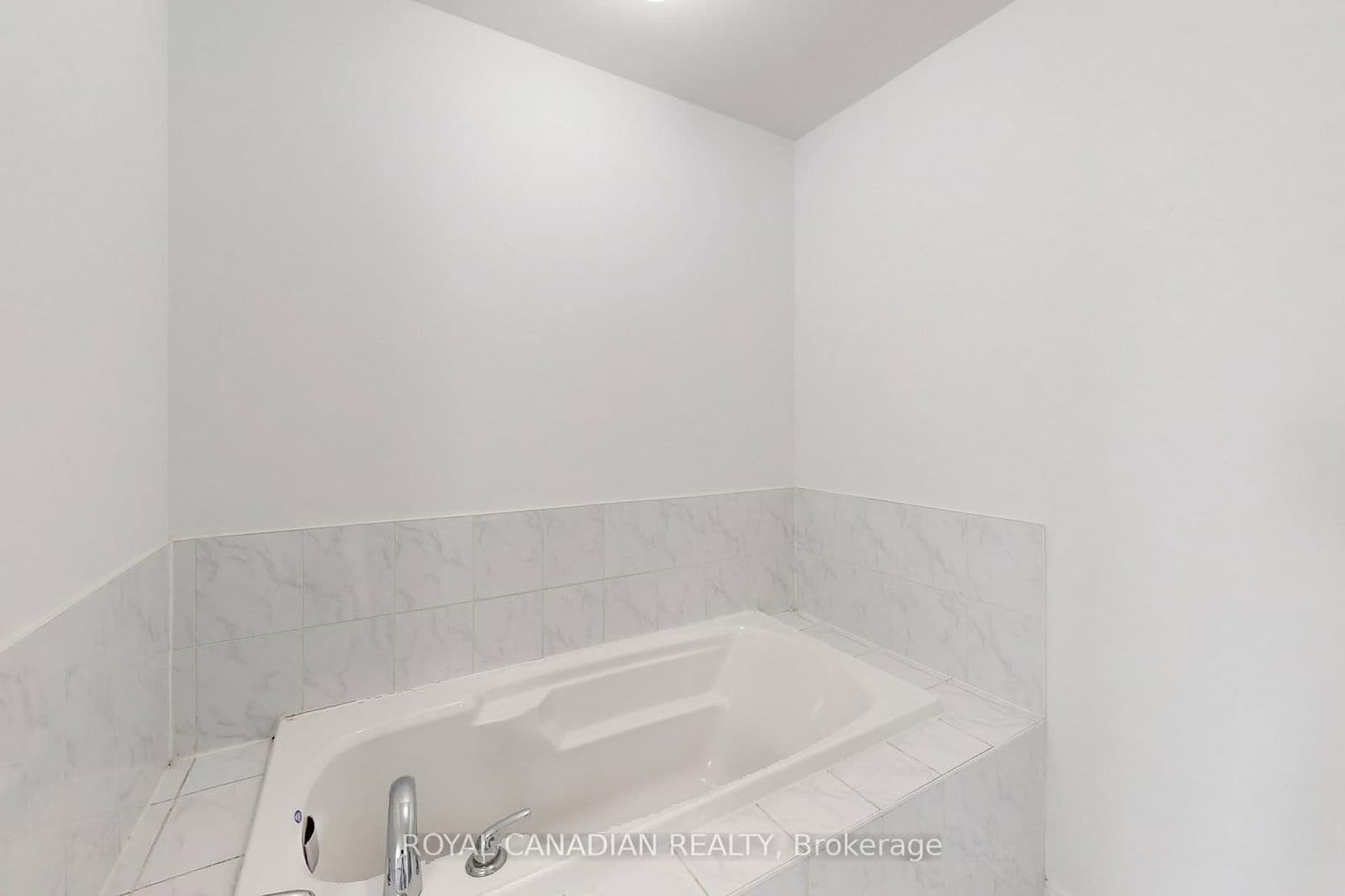 Commercial Retail at 54 Chesterwood Crescent, Brampton, ON - Photo 18 - RE/MAX Garden City Realty