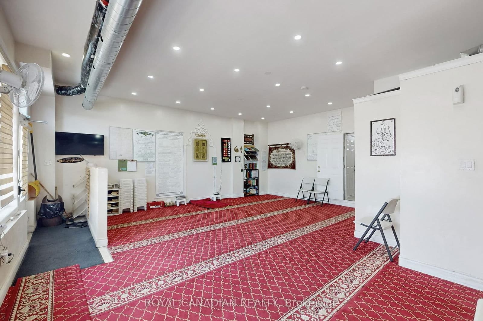 Commercial Retail at 54 Chesterwood Crescent, Brampton, ON - Photo 38 - RE/MAX Garden City Realty