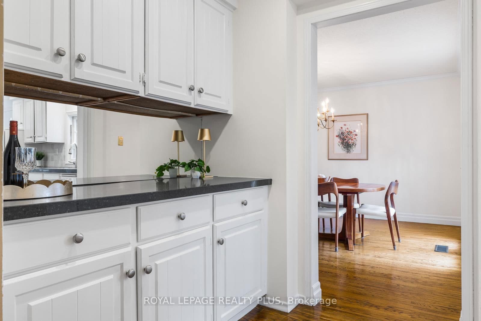 Detached at 1852 Sherwood Forrest Circle, Mississauga, ON - Photo 16 - RE/MAX Garden City Realty