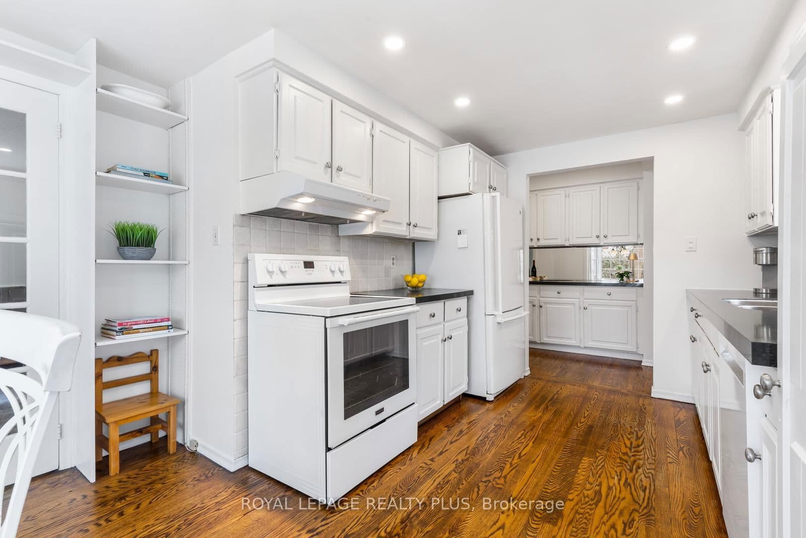 Detached at 1852 Sherwood Forrest Circle, Mississauga, ON - Photo 18 - RE/MAX Garden City Realty