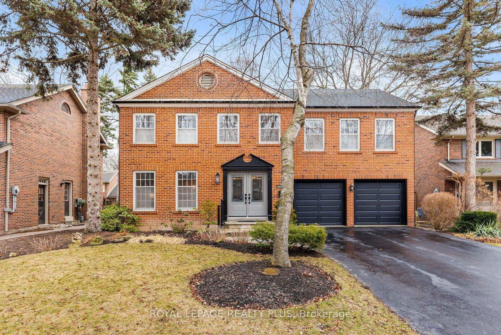 Detached at 1852 Sherwood Forrest Circle, Mississauga, ON - Photo 2 - RE/MAX Garden City Realty