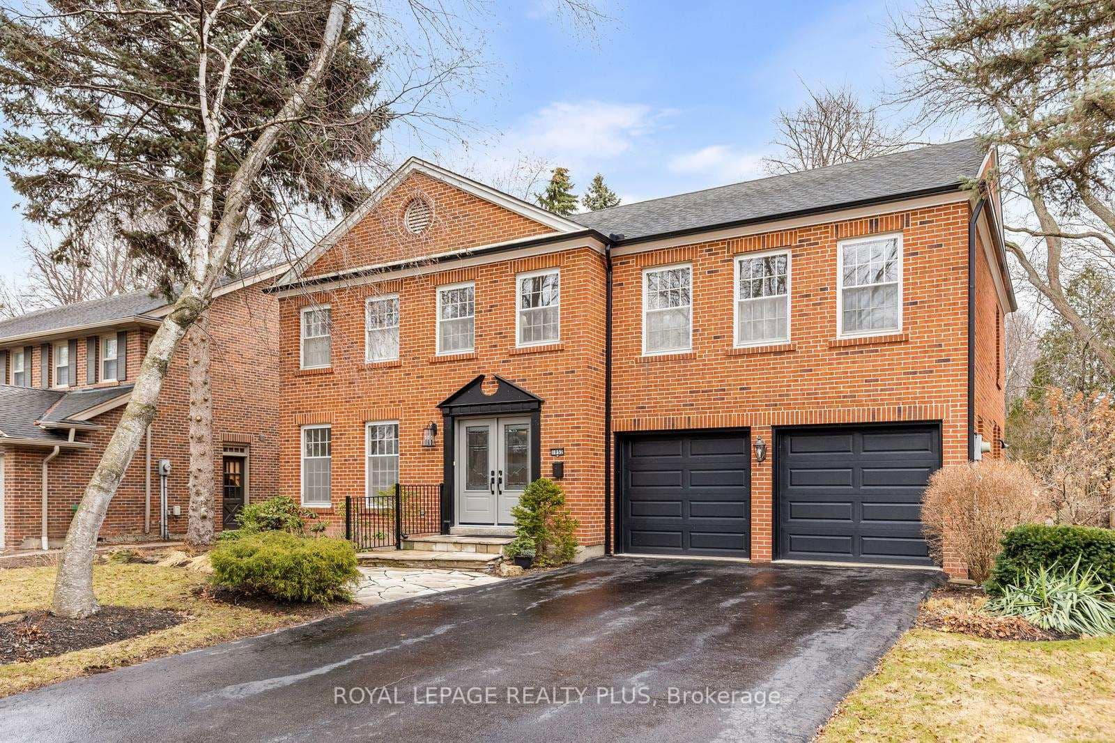 Detached at 1852 Sherwood Forrest Circle, Mississauga, ON - Photo 3 - RE/MAX Garden City Realty