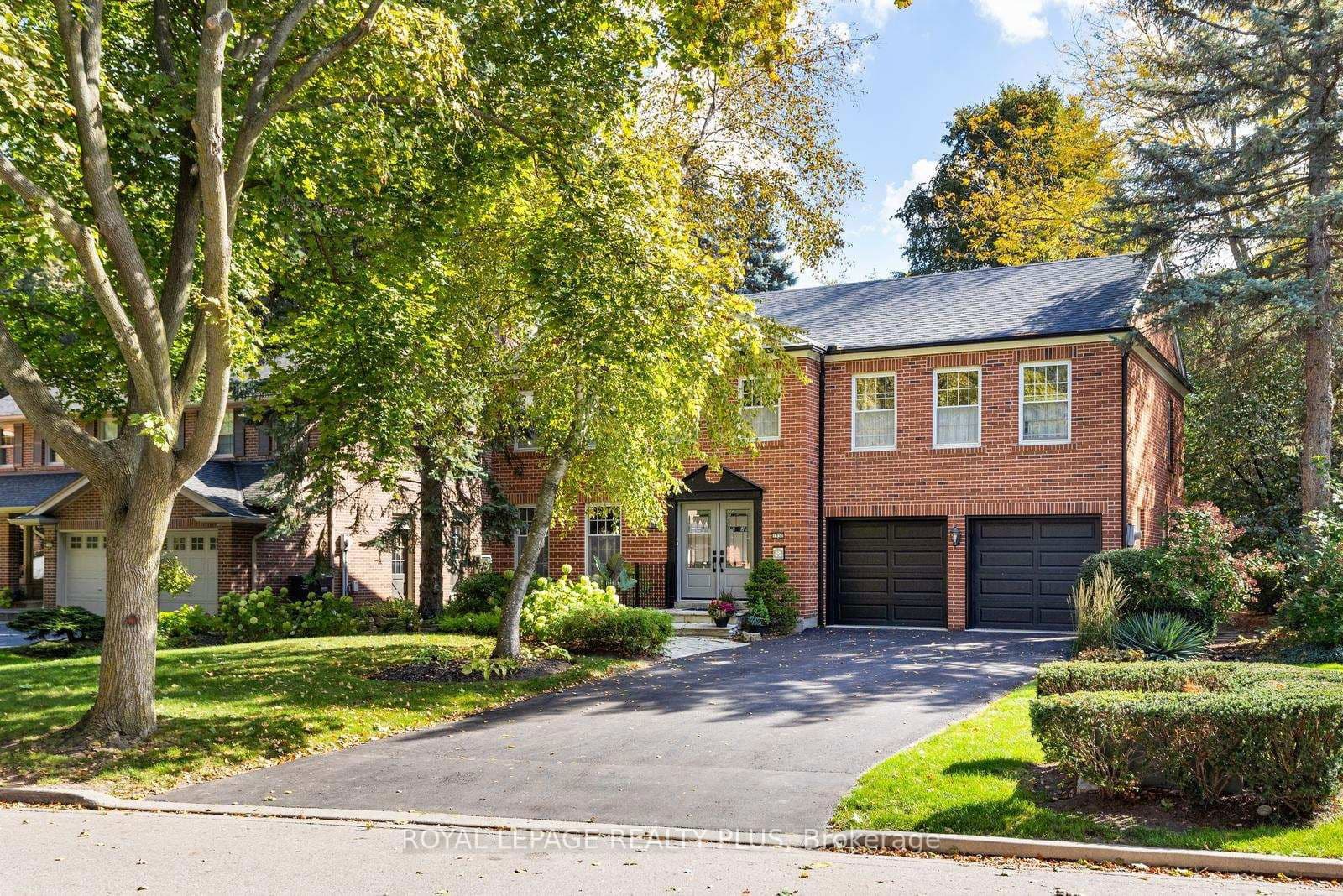 Detached at 1852 Sherwood Forrest Circle, Mississauga, ON - Photo 4 - RE/MAX Garden City Realty