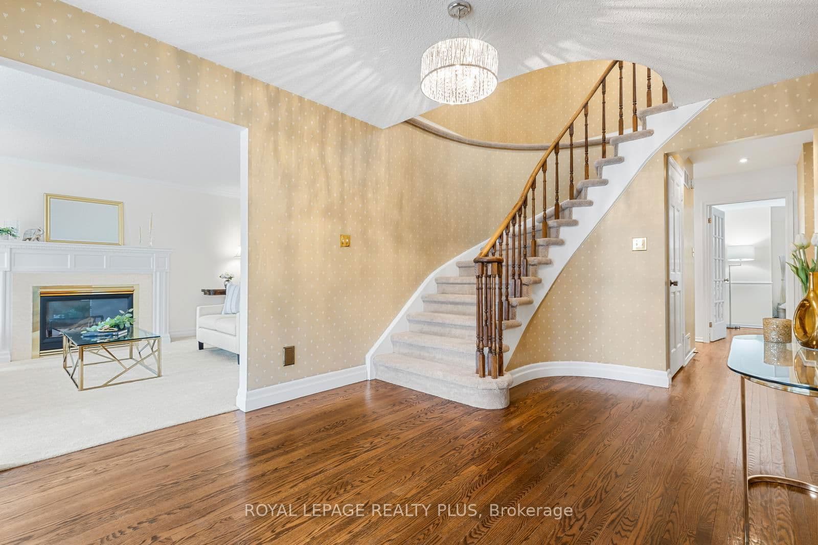 Detached at 1852 Sherwood Forrest Circle, Mississauga, ON - Photo 9 - RE/MAX Garden City Realty