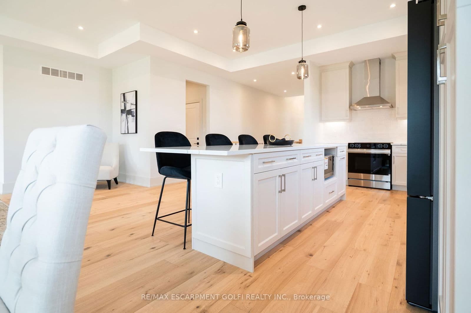 Detached at 19 Oakley Drive, Niagara-on-the-Lake, ON - Photo 11 - RE/MAX Garden City Realty