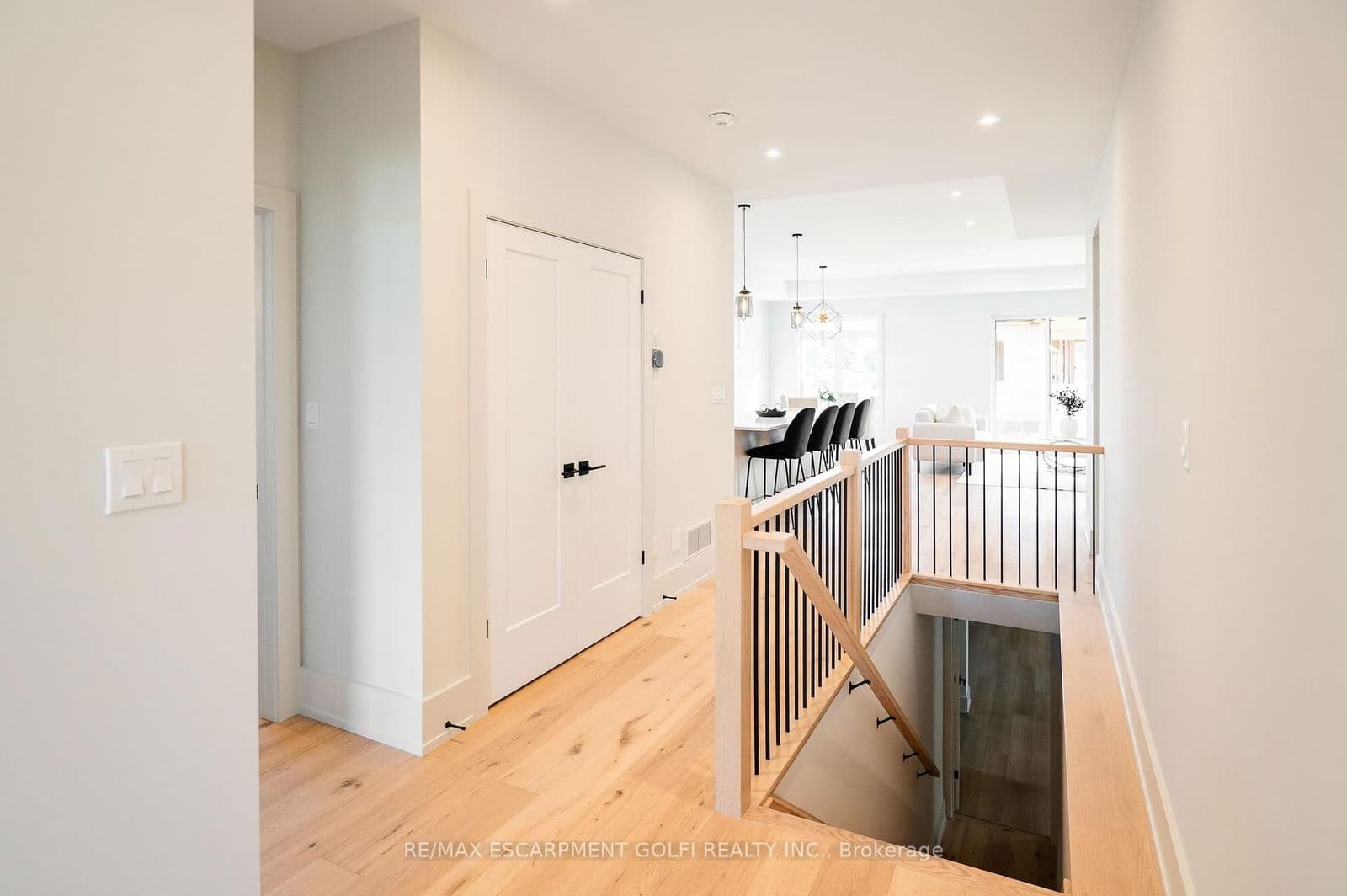 Detached at 19 Oakley Drive, Niagara-on-the-Lake, ON - Photo 4 - RE/MAX Garden City Realty