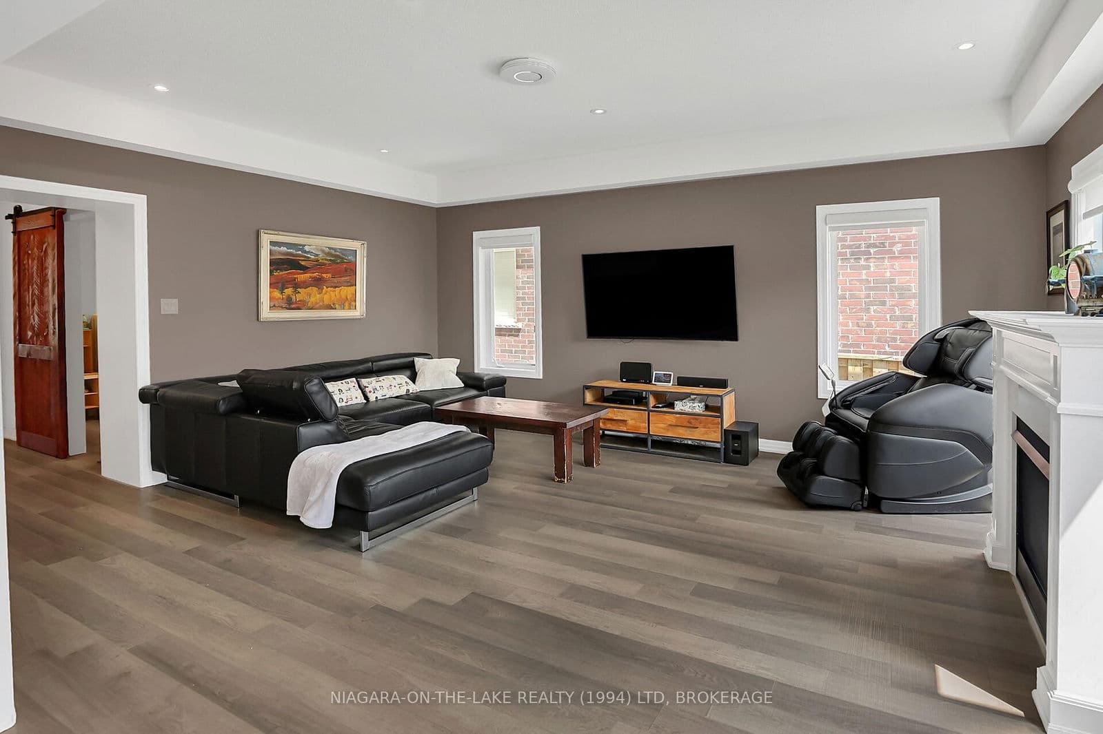 Detached at 7 Cannery Drive, Niagara-on-the-Lake, ON - Photo 7 - RE/MAX Garden City Realty