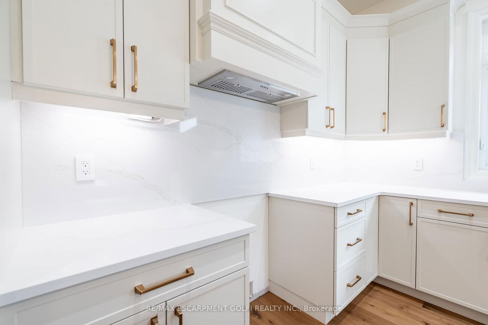 Detached at 21 Oakley Drive, Niagara-on-the-Lake, ON - Photo 12 - RE/MAX Garden City Realty