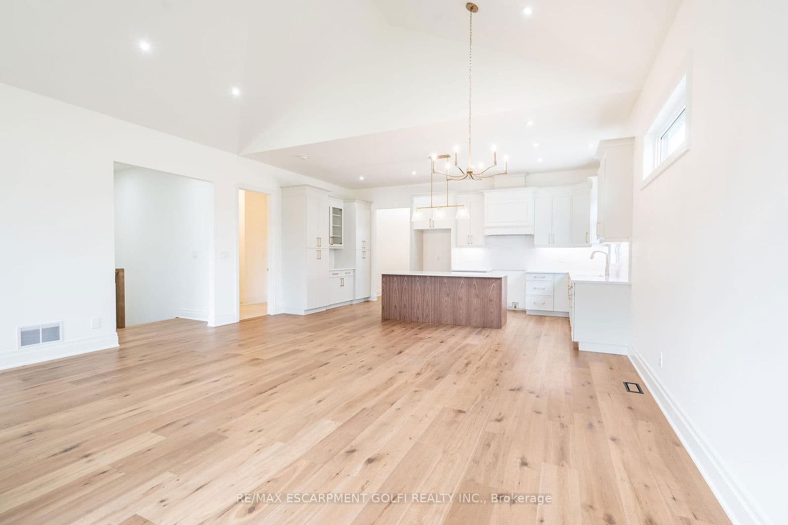 Detached at 21 Oakley Drive, Niagara-on-the-Lake, ON - Photo 16 - RE/MAX Garden City Realty