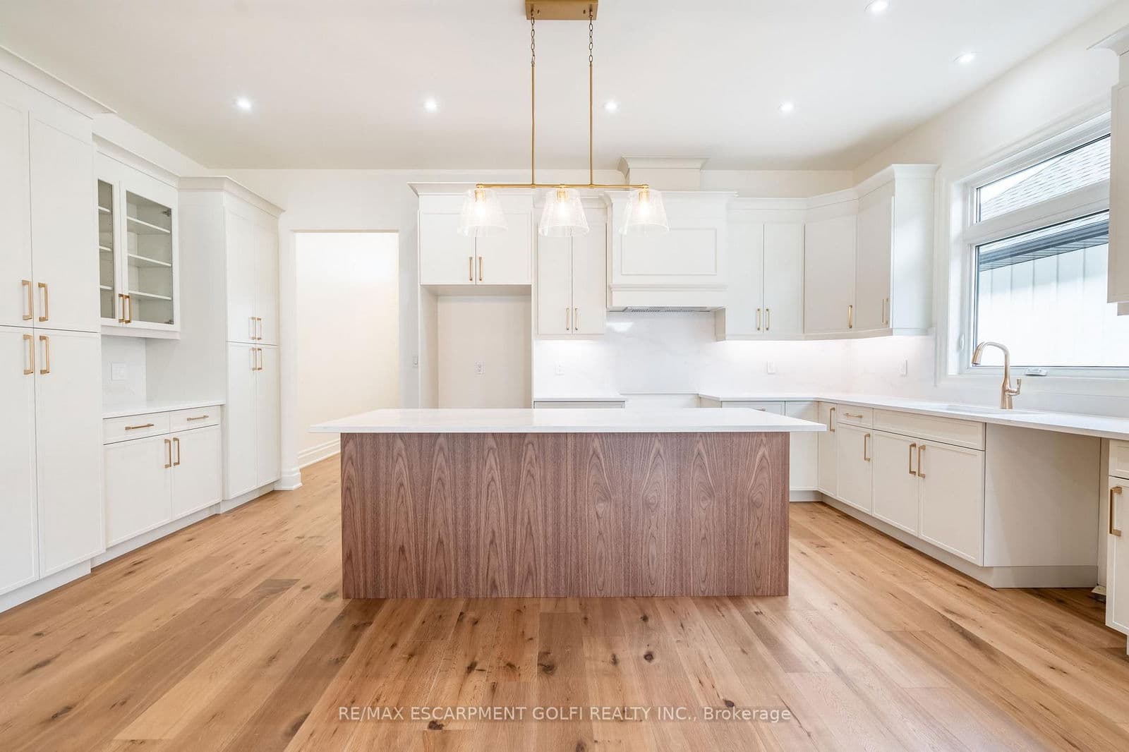 Detached at 21 Oakley Drive, Niagara-on-the-Lake, ON - Photo 9 - RE/MAX Garden City Realty