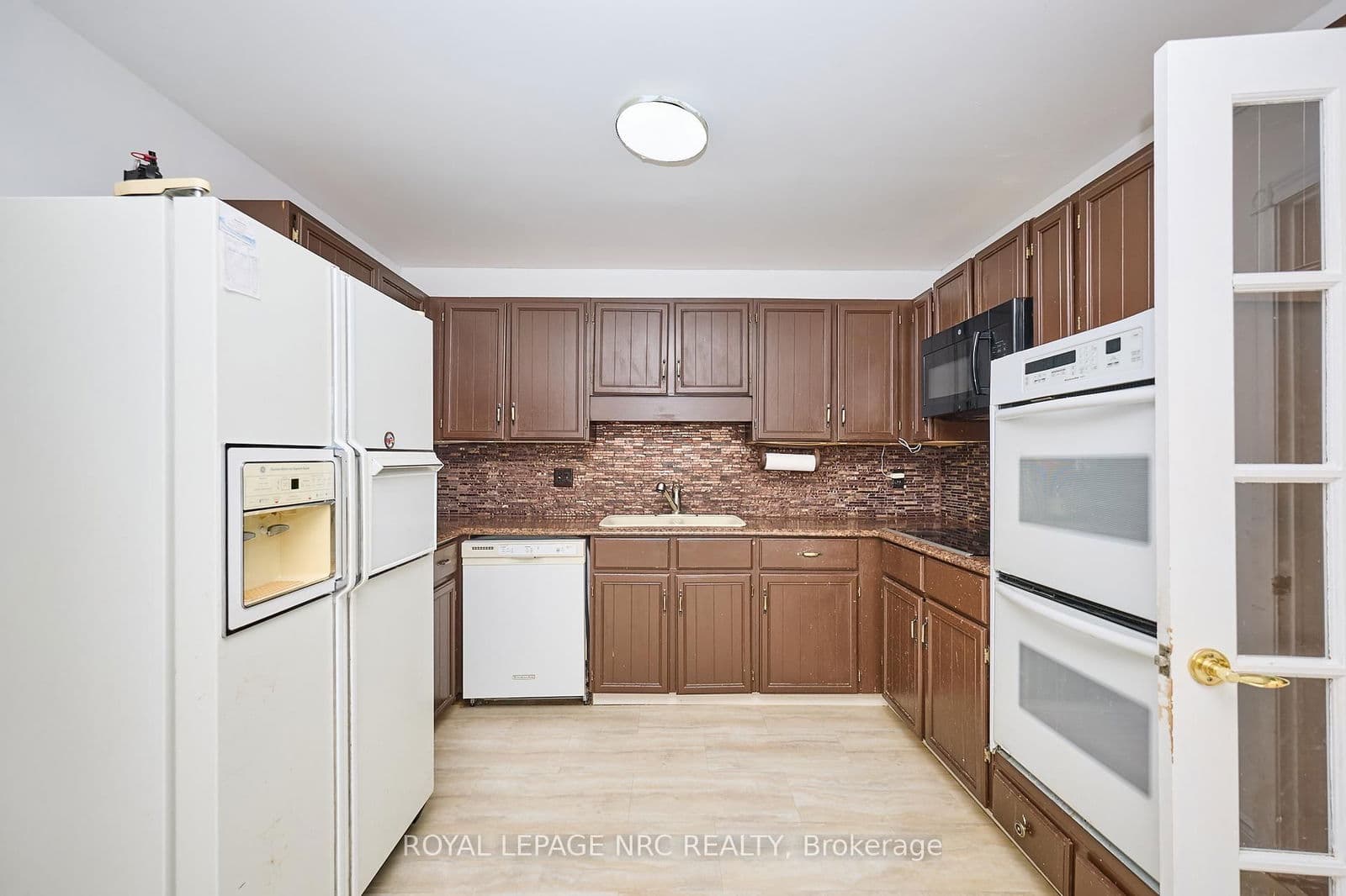 Detached at 4040 Lakeshore Road, Lincoln, ON - Photo 19 - RE/MAX Garden City Realty