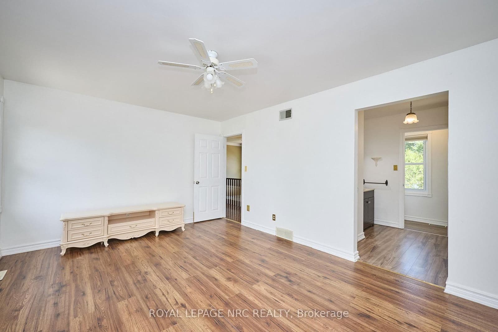 Detached at 4040 Lakeshore Road, Lincoln, ON - Photo 25 - RE/MAX Garden City Realty