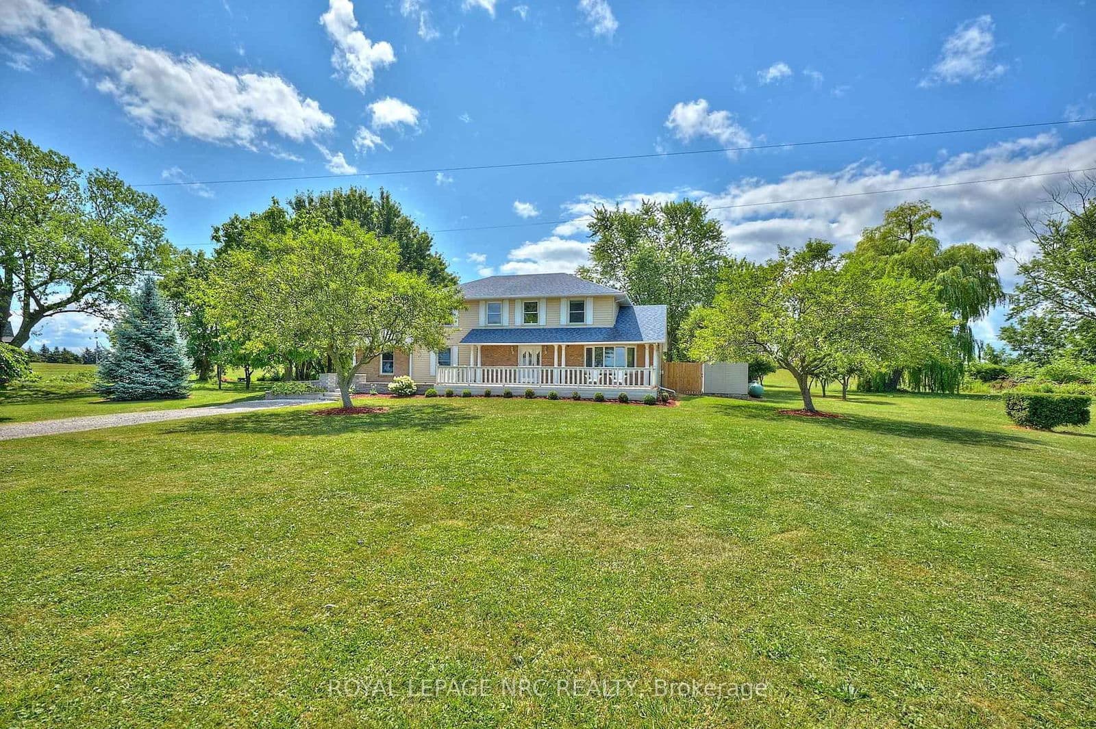 Detached at 4040 Lakeshore Road, Lincoln, ON - Photo 6 - RE/MAX Garden City Realty