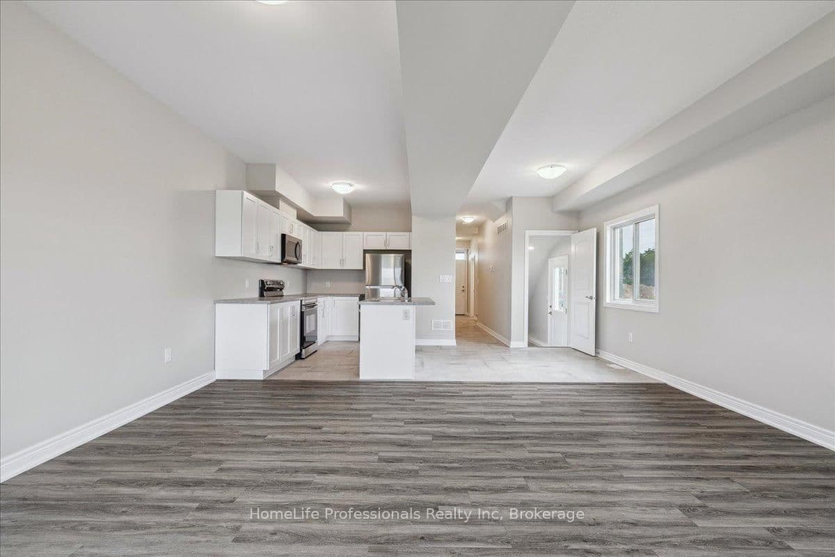 Att/Row/Townhouse at 81 Elvira Way, Thorold, ON - Photo 11 - RE/MAX Garden City Realty