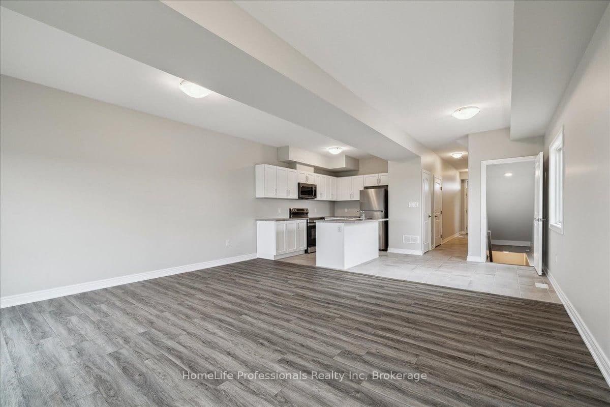 Att/Row/Townhouse at 81 Elvira Way, Thorold, ON - Photo 12 - RE/MAX Garden City Realty