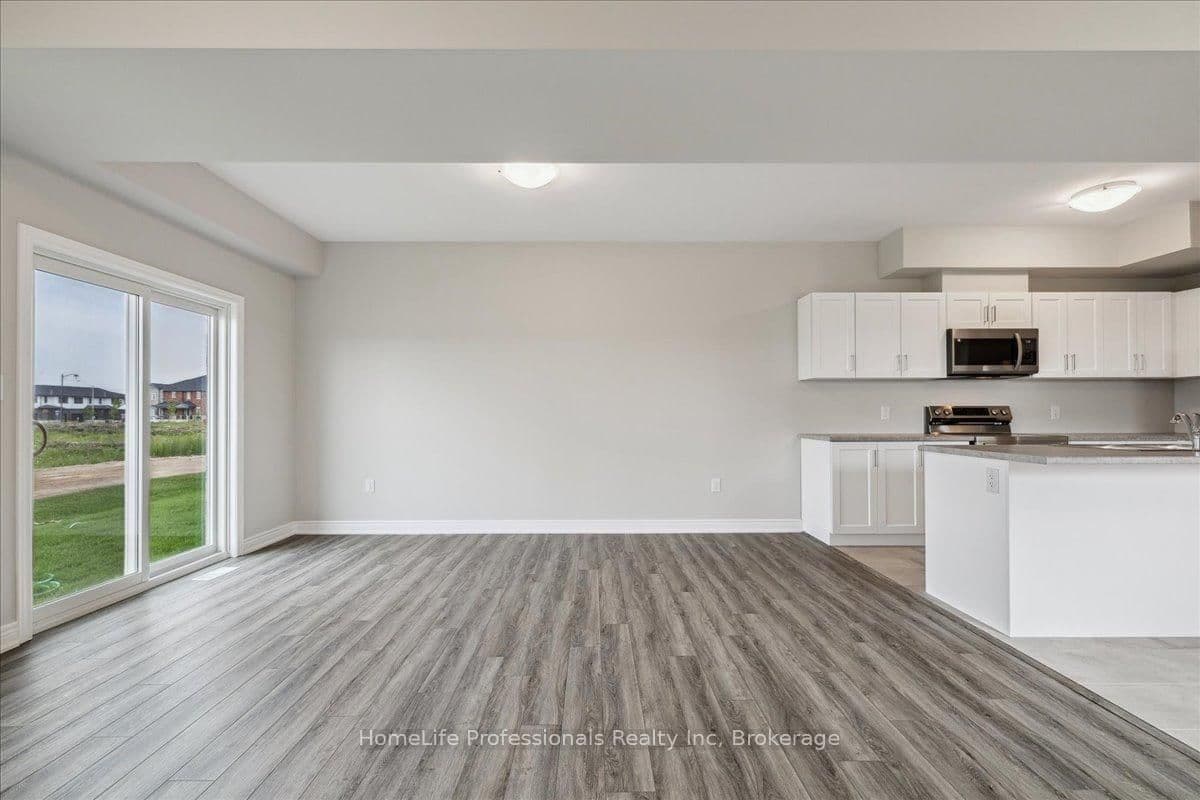 Att/Row/Townhouse at 81 Elvira Way, Thorold, ON - Photo 13 - RE/MAX Garden City Realty