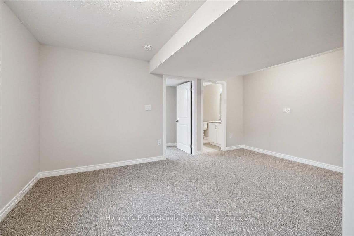 Att/Row/Townhouse at 81 Elvira Way, Thorold, ON - Photo 33 - RE/MAX Garden City Realty