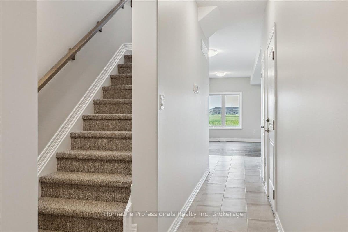 Att/Row/Townhouse at 81 Elvira Way, Thorold, ON - Photo 6 - RE/MAX Garden City Realty