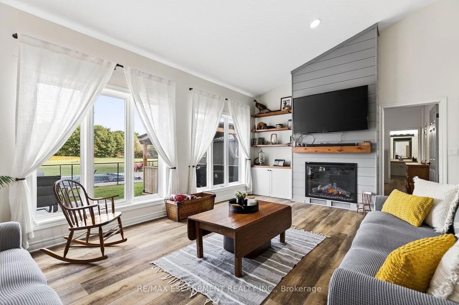 Detached at 849 River Road, Pelham, ON - Photo 8 - RE/MAX Garden City Realty