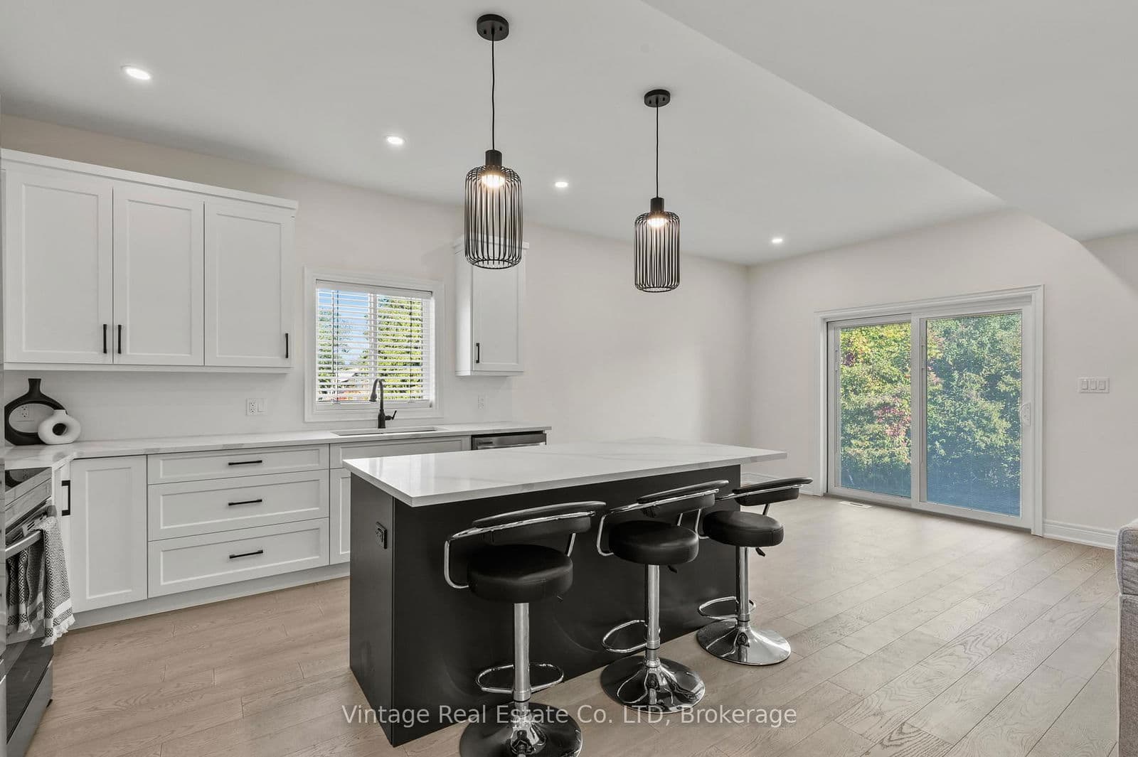 Detached at 181 Hodgkins Avenue, Thorold, ON - Photo 7 - RE/MAX Garden City Realty