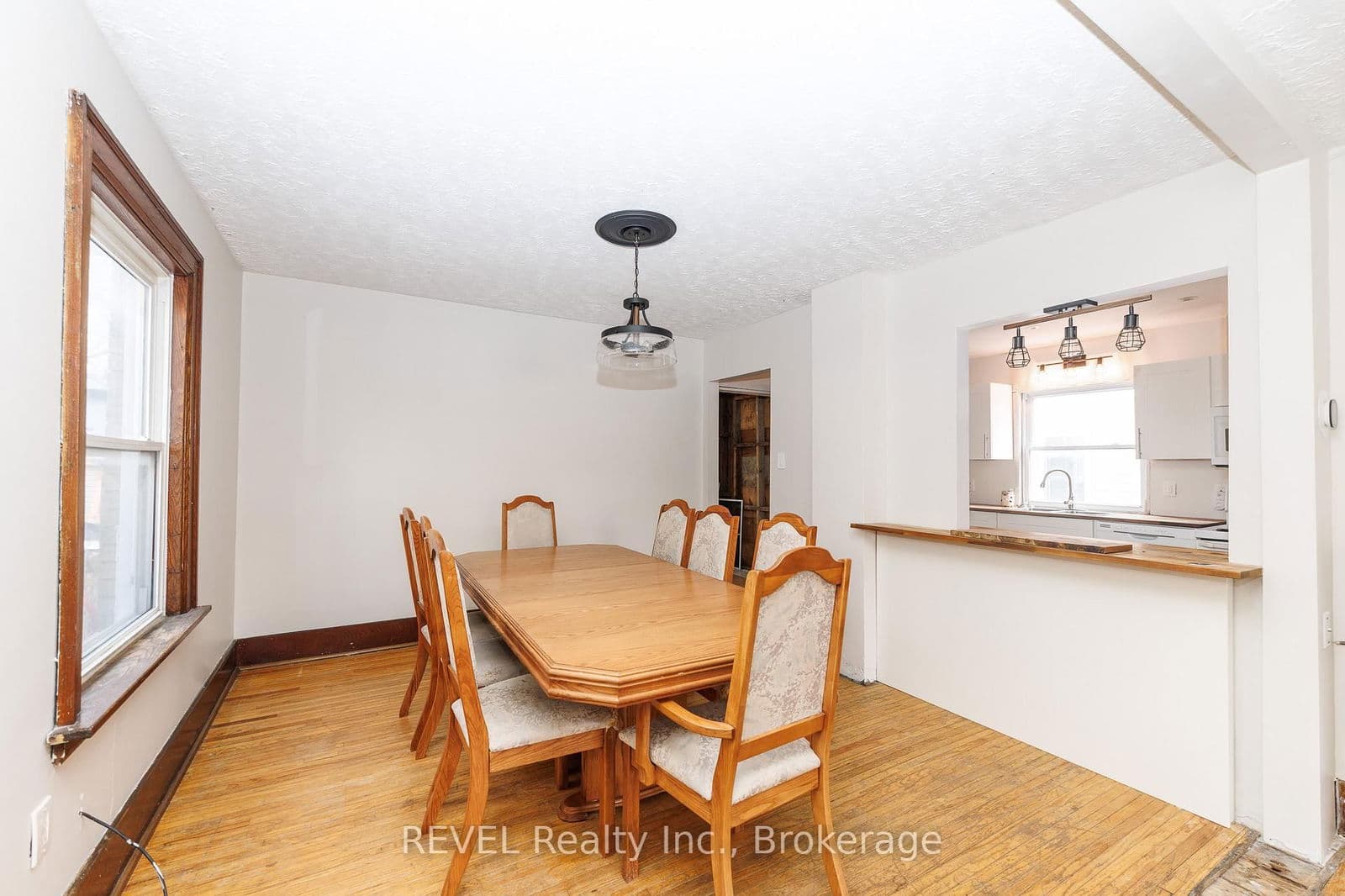 Detached at 5113 Willmott Street, Niagara Falls, ON - Photo 11 - RE/MAX Garden City Realty