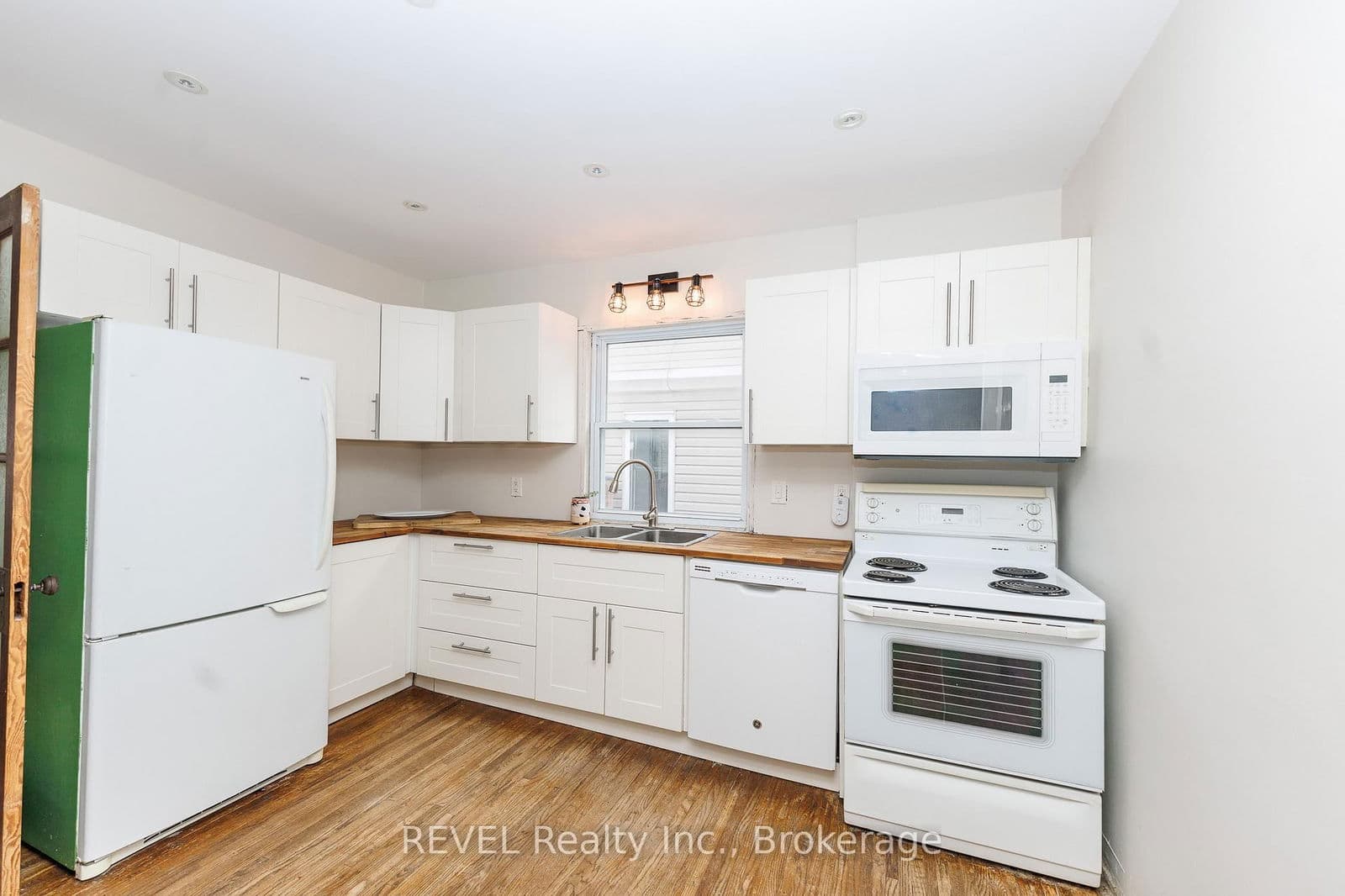 Detached at 5113 Willmott Street, Niagara Falls, ON - Photo 15 - RE/MAX Garden City Realty