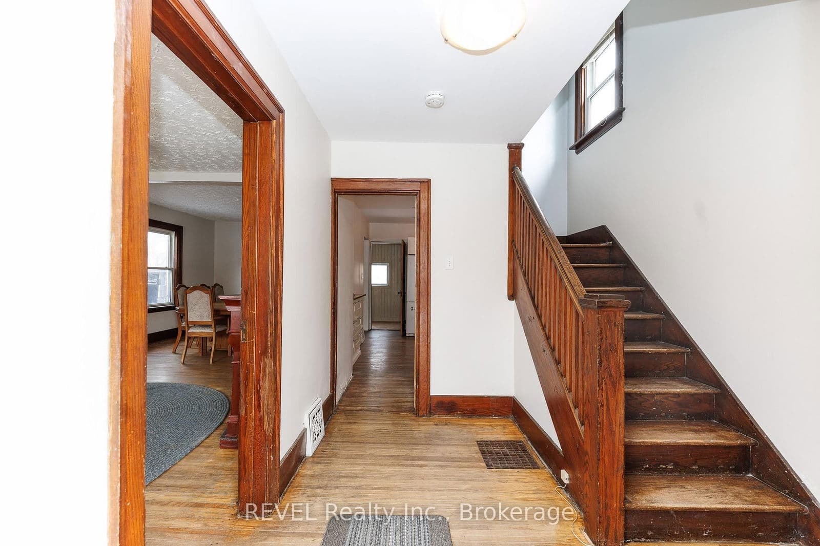 Detached at 5113 Willmott Street, Niagara Falls, ON - Photo 5 - RE/MAX Garden City Realty