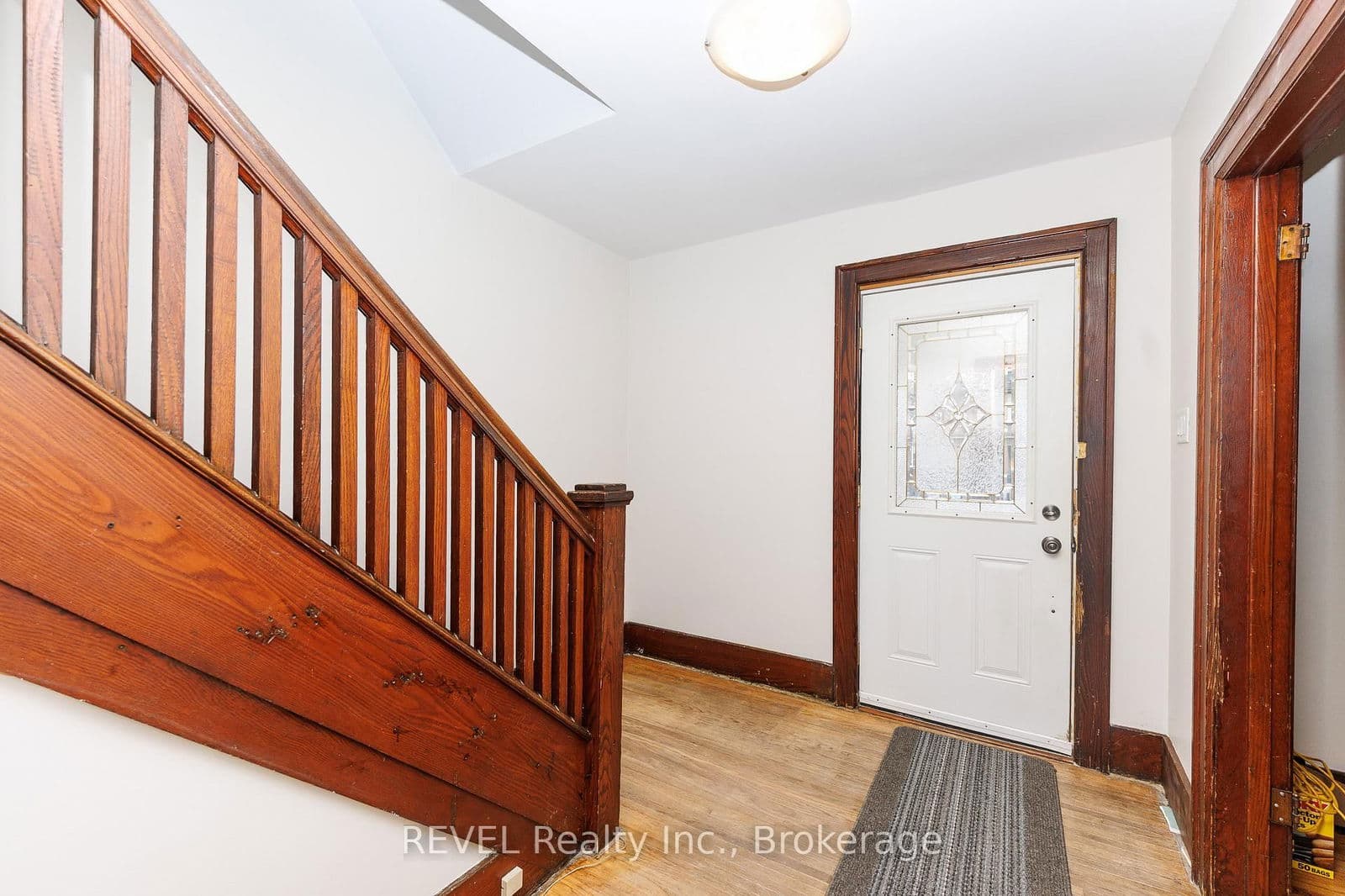 Detached at 5113 Willmott Street, Niagara Falls, ON - Photo 6 - RE/MAX Garden City Realty