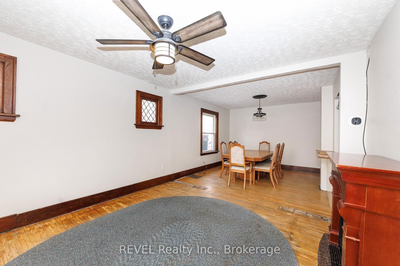 Detached at 5113 Willmott Street, Niagara Falls, ON - Photo 7 - RE/MAX Garden City Realty