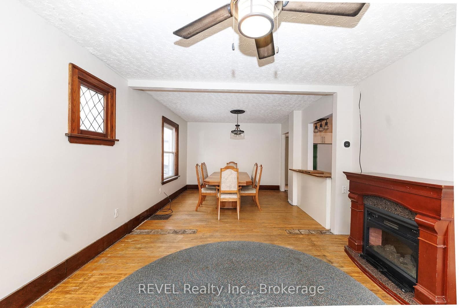 Detached at 5113 Willmott Street, Niagara Falls, ON - Photo 8 - RE/MAX Garden City Realty