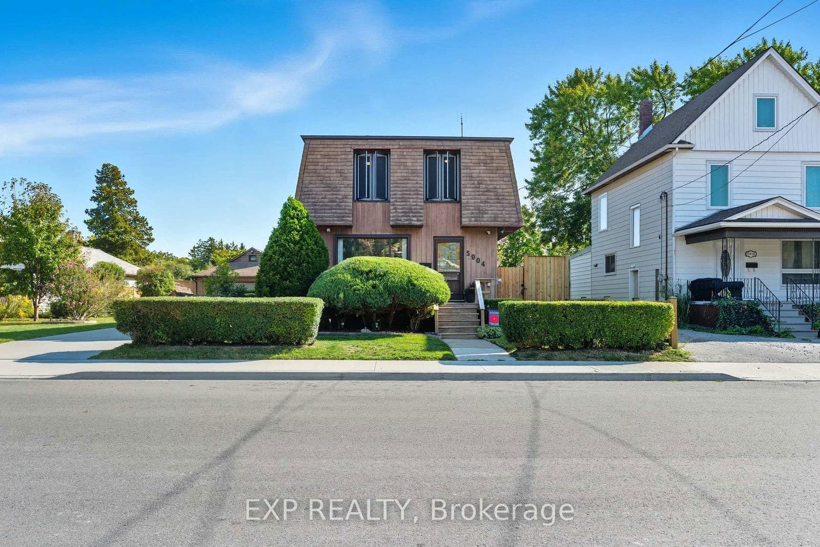 Detached at 5904 Prospect Street, Niagara Falls, ON - Photo 1 - RE/MAX Garden City Realty