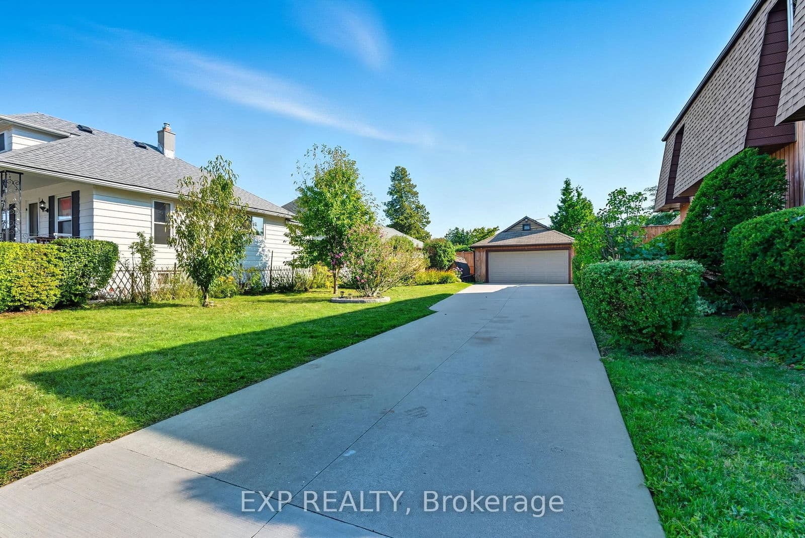 Detached at 5904 Prospect Street, Niagara Falls, ON - Photo 4 - RE/MAX Garden City Realty